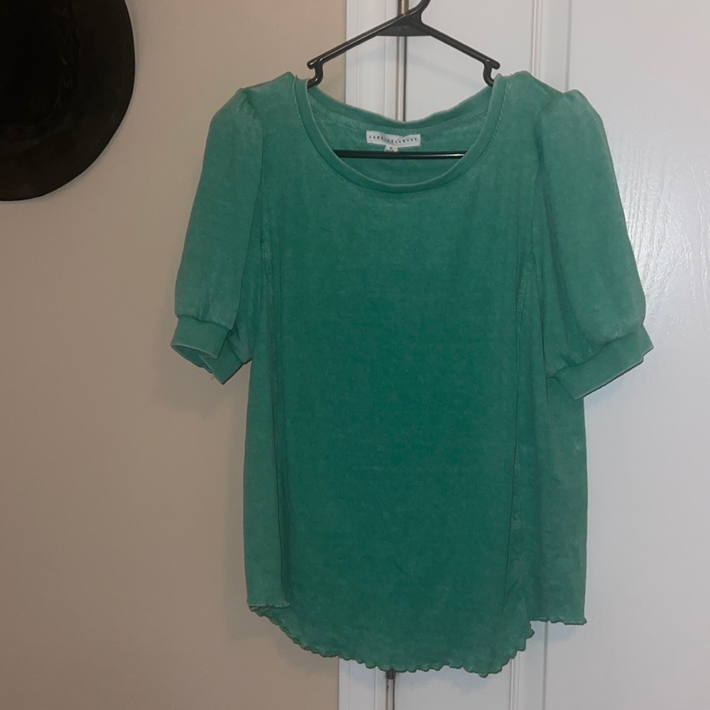 NWOT Puff Sleeve Green Top 💚